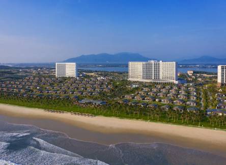 Отель Movenpick Resort Cam Ranh