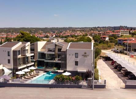 Отель Serenity Suites Apart