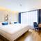 Отель Glow Sukhumvit 5