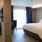 Отель Glow Sukhumvit 5