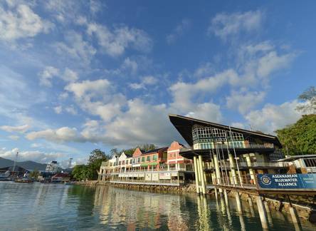 Отель Langkawi Yacht Club Hotel