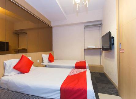 Отель The Crown Borneo Hotel