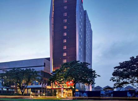 Отель Ibis Gading Serpong