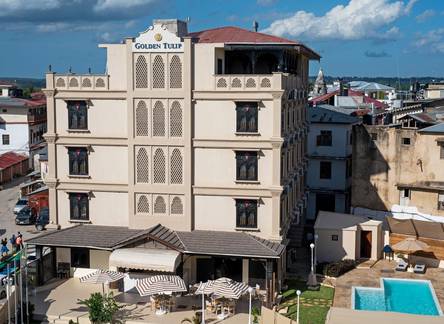 Отель Golden Tulip StoneTown Boutique