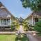 Отель Bay Shore Huts