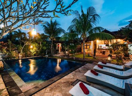 Отель Bunda 7 Bungalows