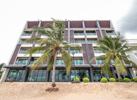 Отель Golden Dragon Beach Resort, Banglamung