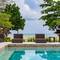 Отель Maneetel Krabi Beachfront