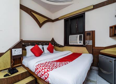Отель Cottage Crown Plaza