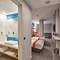 Отель Holiday Inn Express Istanbul - Atakoy Metro