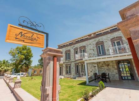 Отель Navalia Hotel