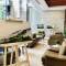 Отель Aria Grand Hotel Apartments & Spa