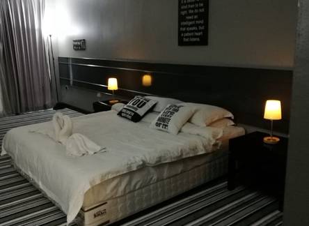 Отель Mnm Primula Hotel & Lounge