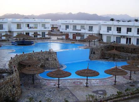 Отель Carlton Luxury Resort