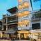 Отель Golden Rooster Hotel