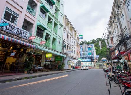 Отель Magnific Guesthouse Patong