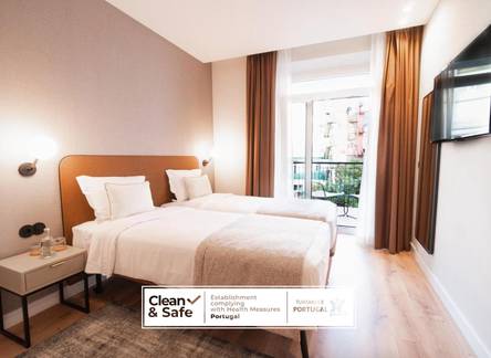 Отель The Optimistic Hotel