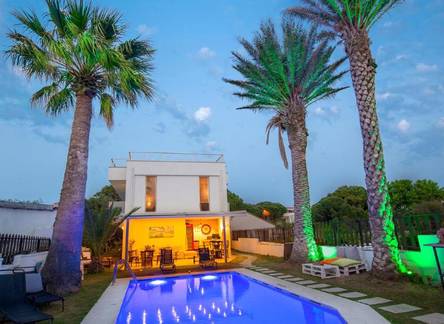 Отель Destina Boutique Hotel