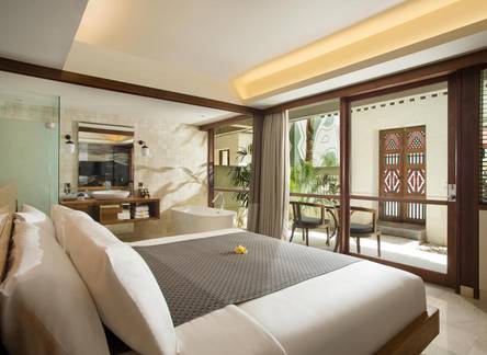 Отель Amnaya Resort Kuta
