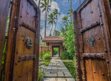 Отель Reef Villa and Spa