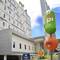 Отель POP! Hotel Kemang Jakarta