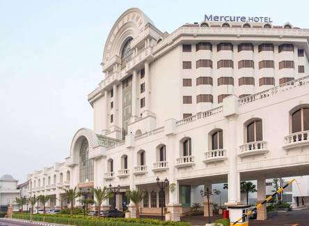 Отель Mercure Jakarta Batavia