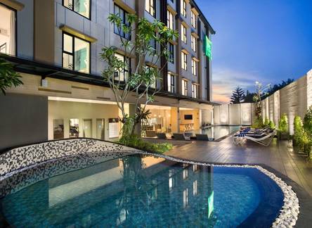 Отель Kamaniiya Petitenget Seminyak