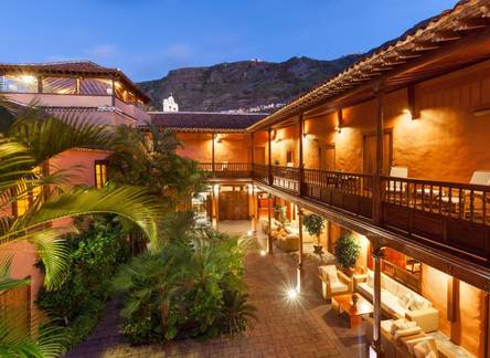 Отель Hotel LIVVO La Quinta Roja