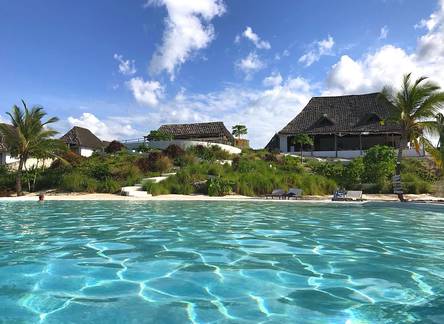 Отель Zanbluu Beach Hotel