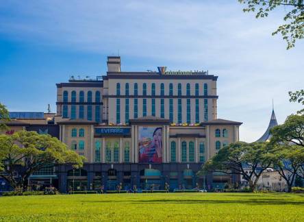 Отель The Waterfront Hotel, Kuching