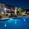 Отель Golden Life Heights Deluxe Suite Hotel