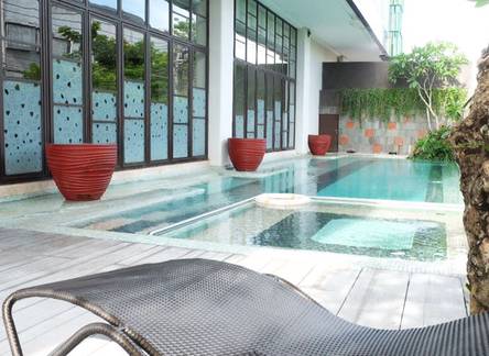 Отель Grand Livio Kuta Hotel