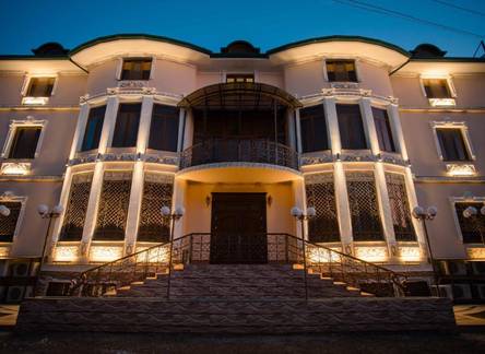 Отель Caravan Castle Boutique Hotel