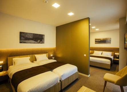 Отель Hotel West