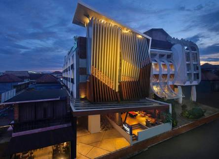 Отель Fairfield by Marriott Bali South Kuta