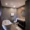 Отель Fairfield by Marriott Bali South Kuta