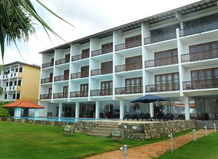 Отель Serendib Beach Resort