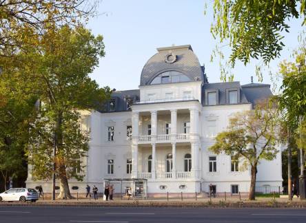 Отель Mirage Medic Hotel
