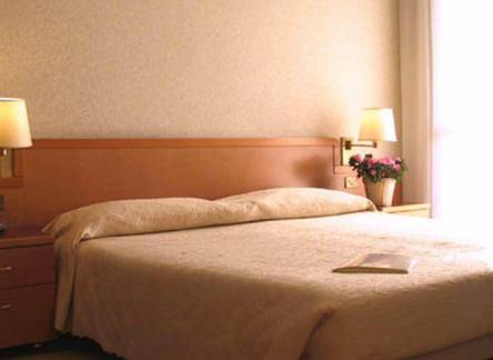 Отель iH ApartHotel Milano Argonne Park
