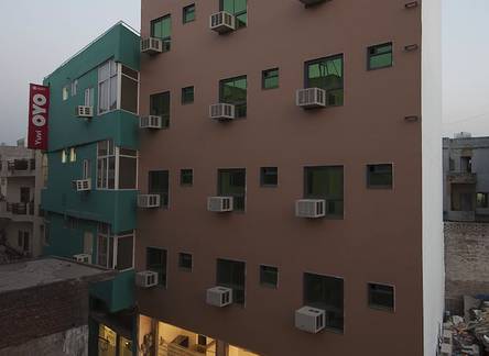 Отель Hotel Almora