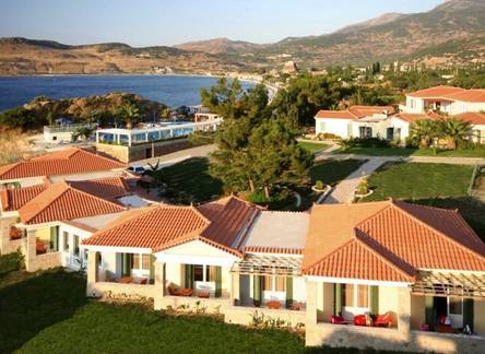 Отель Alma Beach Apartment