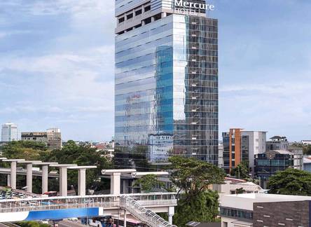 Отель Mercure Jakarta Gatot Subroto