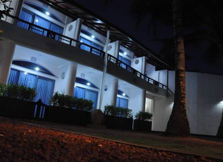 Отель Dalawella Beach Resort