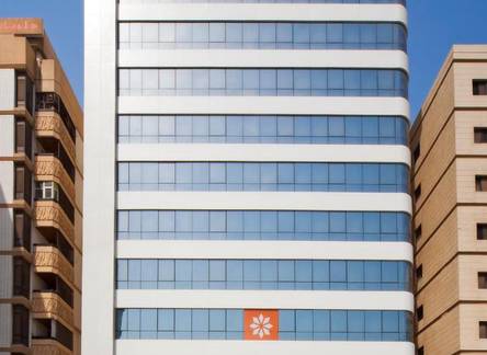 Отель Oaks Liwa Executive Suites