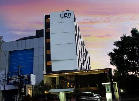 Отель Neo Hotel Tendean Jakarta