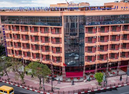 Отель Hotel Les Ambassadeurs