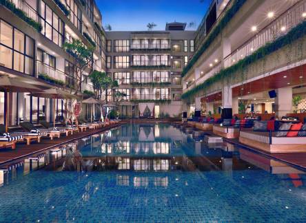 Отель Hotel NEO+ Kuta Legian