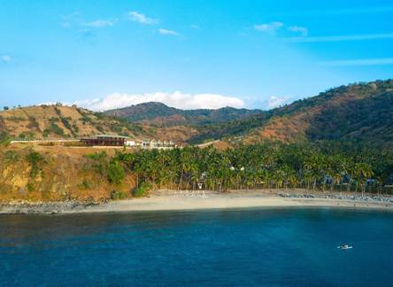Отель The Kayana Beach Lombok