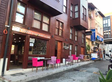 Отель Qonaq Hotel & Suites