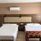 Отель The Reina Hotel